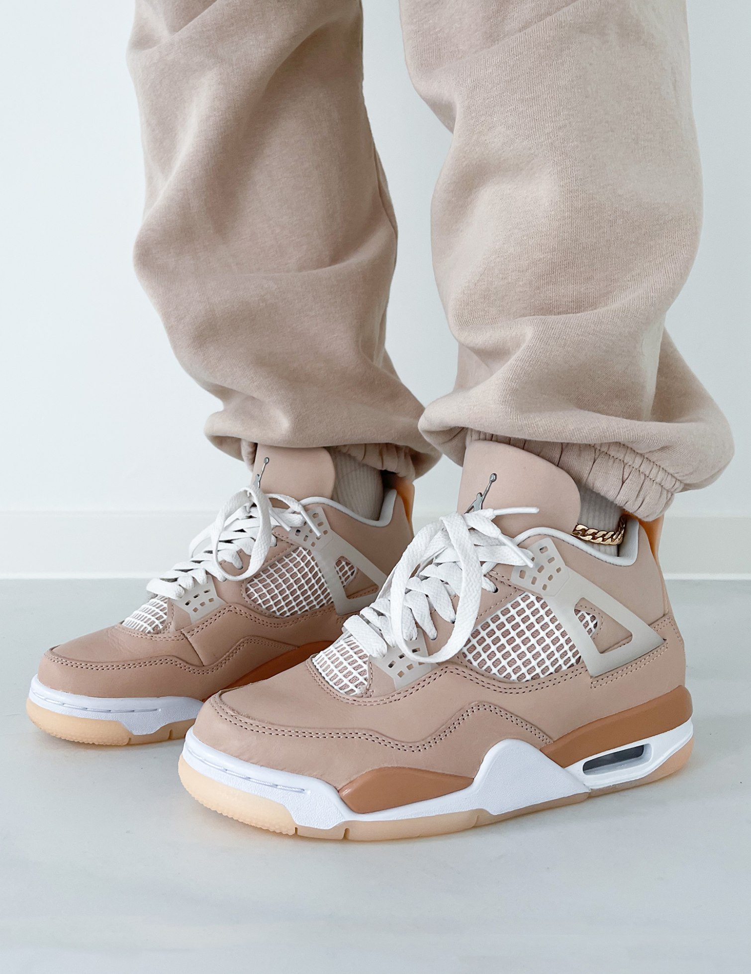 Air Jordan 4 'Shimmer’ Air Jordan 4 'Shimmer’